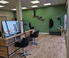 COUPES COULEURS Salons image 3