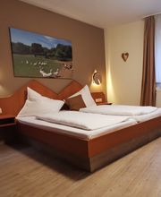 Zimmer 3, Liebliches Taubertal, Werbach, Hotelzimmer Natur, Gans, Hotel Drei Lilien, Werbach, Tauberbischofsheim, liebliches Tabertal, Hotel,.jpg