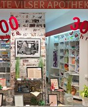 Schaufenster 300 Jahre Alte Vilser Apotheke.