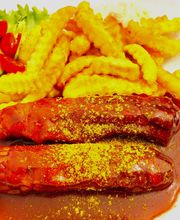 Currywurst mit Pommes