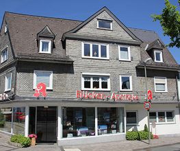 Aussenansicht der Brücken-Apotheke