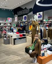 Lacoste Outlet La Vallée Village image 5