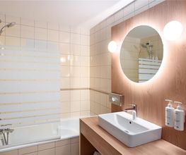 Superior Room Bath