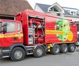 Jedes unserer Fahrzeuge ist mit einer vielseitigen Werkzeugpalette und einer TV-Kamera ausgerüstet.