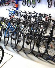 Bike Oase, E-Bikes, Motorräder, Velos, Powerprodukte,
Ab Lager, Lieferbar, Bike, Velos, Mofa, Roller, Motorrad