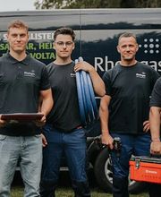 Einige Monteure von Rheingas Krakow