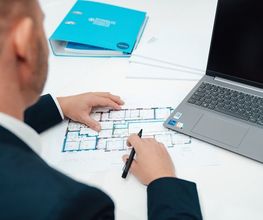 Schmolke & Schulte GmbH & Co. KG, Finanz- und Versicherungsmakler
