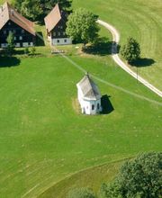 Luftansicht der Roßberg-Kapelle (vor der Sanierung)