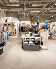 Overall View - In-Store