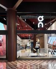 On Flagship Store Milan Vittorio Emanuele immagine 11