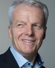 halb lächeln klein.jpg