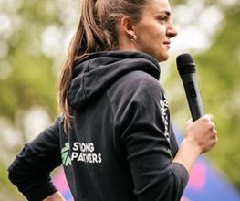 Mehr Bewegung, mehr Energie, mehr Teamgeist – unsere Bewegungs-Keynotes bringen Dynamik auf jede Bühne.