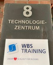 WBS TRAINING Außenschild