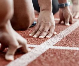 Sporthypnose und Mentaltraining in Bern: Dr. med. Fatimah Saehrendt unterstützt Athletinnen, Sportler und Leistungsträger dabei, mentale Barrieren abzubauen, Wettkampfangst in Fokus umzuwandeln und Spitzenleistungen punktgenau abzurufen. Durch fundierte medizinische Hypnosemethoden stärken wir Konzentration, Motivation und mentale Stärke im Wettkampf.