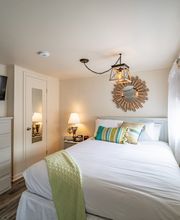 Ocean Glass Inn image 13