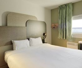 B&B HOTEL Cergy Pierrelaye image 1