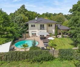 Stilvolle Architektur und gehobene Lebensqualität – mit privatem Außenpool in Altenwalde