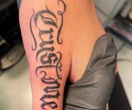 Fuchsbau - Tattoo und Piercing Atelier Bild 6
