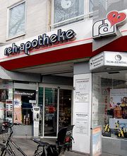 Aussenansicht der Reh-Apotheke am Barbarossaplatz