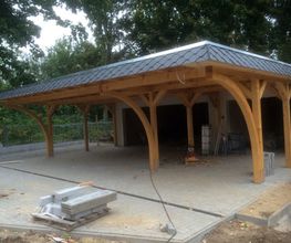 Doppelcarport an Garage