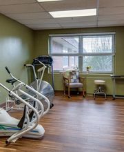Hilltop Manor Rehabilitation & Skilled Nursing image 3