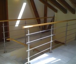 308805-carpinteria-metalica-pol-met-escalera-con-varandas-plomas.w1024.jpg