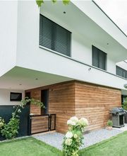 Verbringen Sie ein Like, wenn Sie auch in dieses Traumhaus in den Bergen verliebt sind. Die modernen Linien und Kanten sind einfach perfekt.
#internorm #fenster #haustüren #türen