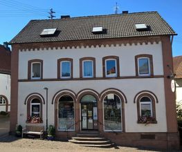 Aussenansicht der Hummel-Apotheke
