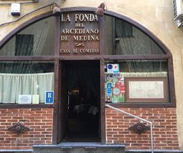 fonda-del-arcediano-fachada-01.jpg