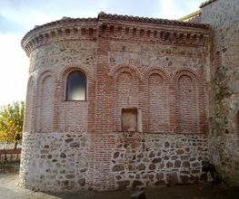 228283-PAREDES_ABSIDE_1.w1024.jpg