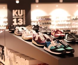 MUECKE in München im daseinstein Einkaufszentrum Sneaker
