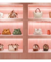 LOEWE La Rinascente Florence – Women’s Accesories immagine 4