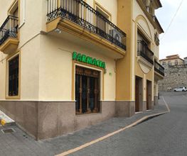 farmacia-cecilia-molina-fachada-01.jpg