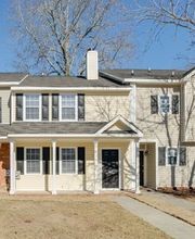 Petersburg Place Apartments image 2