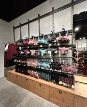 Calvin Klein Outlet image 5