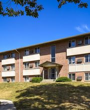 Lake Club Apartments image 9