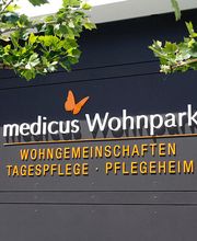 Außenwerbung - Ladenbeschriftung. Produziert von Obornik Werbetechnik KG aus Hildesheim.