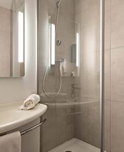 B&B HOTEL Rouen Centre Rive Gauche image 10