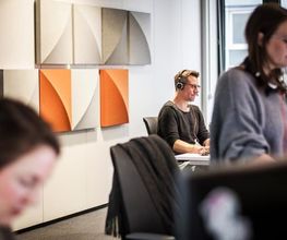Ströer Online Marketing Kollegen am Arbeitsplatz
