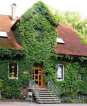 Aussenansicht der Wilhelm-Busch-Apotheke