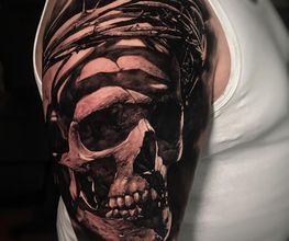 Dark Grey Tattoo Bild 3