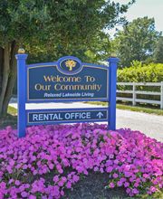 Lake Club Apartments image 12