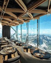 Alpine Lounge