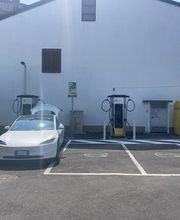 IPLANET Ricarica in sicurezza in modalità ultra fast per tutti i veicoli elettrici.