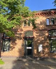 Eingang ecos office center Potsdam. Das kann auch Ihr Firmensitz / Geschäftsadresse sein.