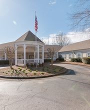 Lakes at Gainesville Assisted Living image 15