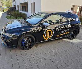Fahrschulauto schwarz