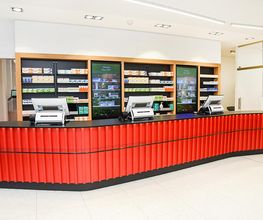 Aussenansicht der Aala Apotheke