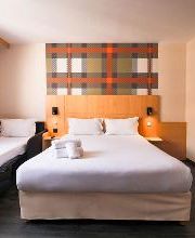 easyHotel Nice Old Town image 9