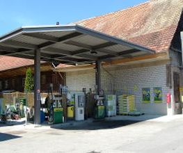 AGROLA Tankstelle in Menznau bei Landi - zwei Tanksäulen überdacht